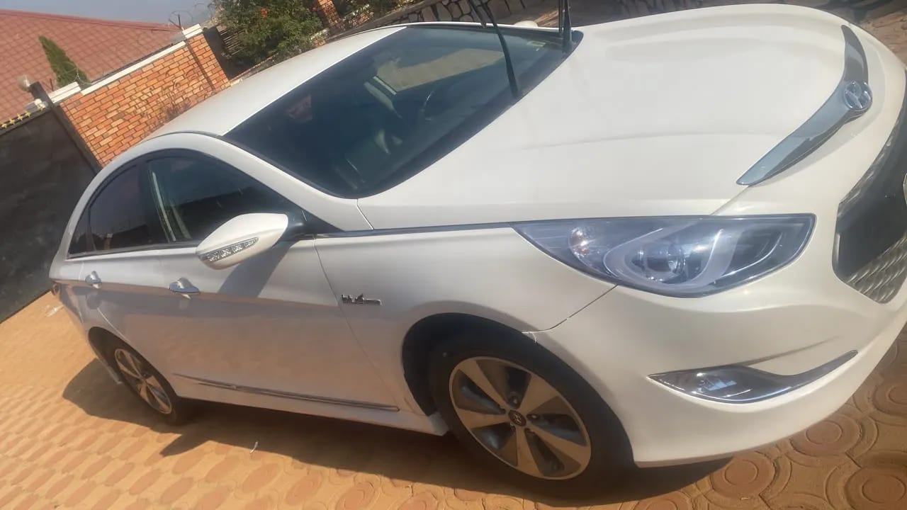 HYUNDAI SONATA HYBRID 2011 3