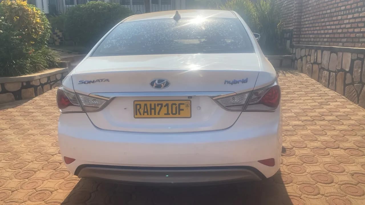 HYUNDAI SONATA HYBRID 2011 4